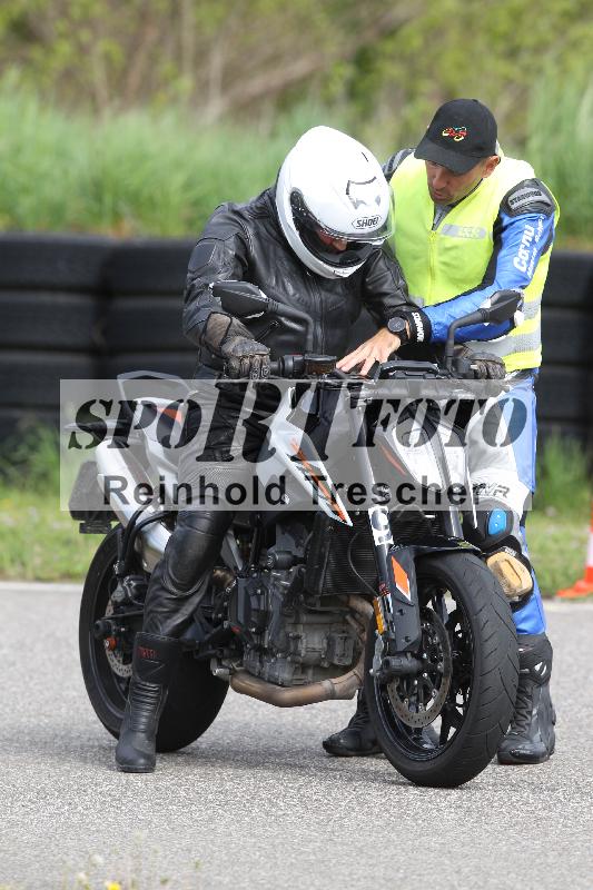 /Archiv-2025/10 23.04.2025 Cornu Master School ADR/gruen-vert/9